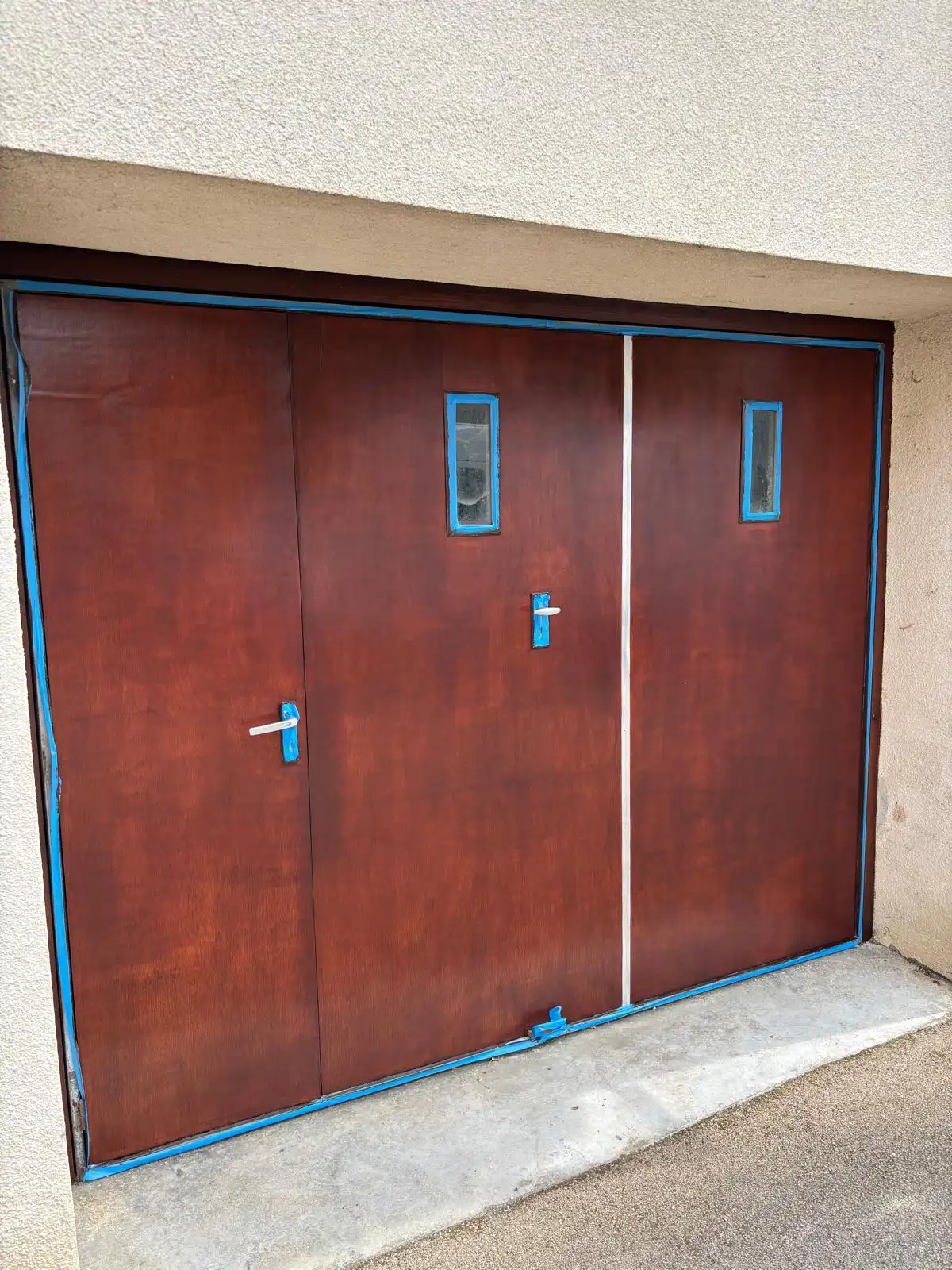 Peintures portes de garage après travaux